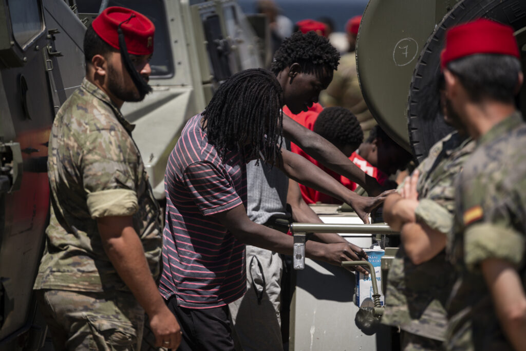 İspanya, Afrika'daki izole toprakları için endişeli