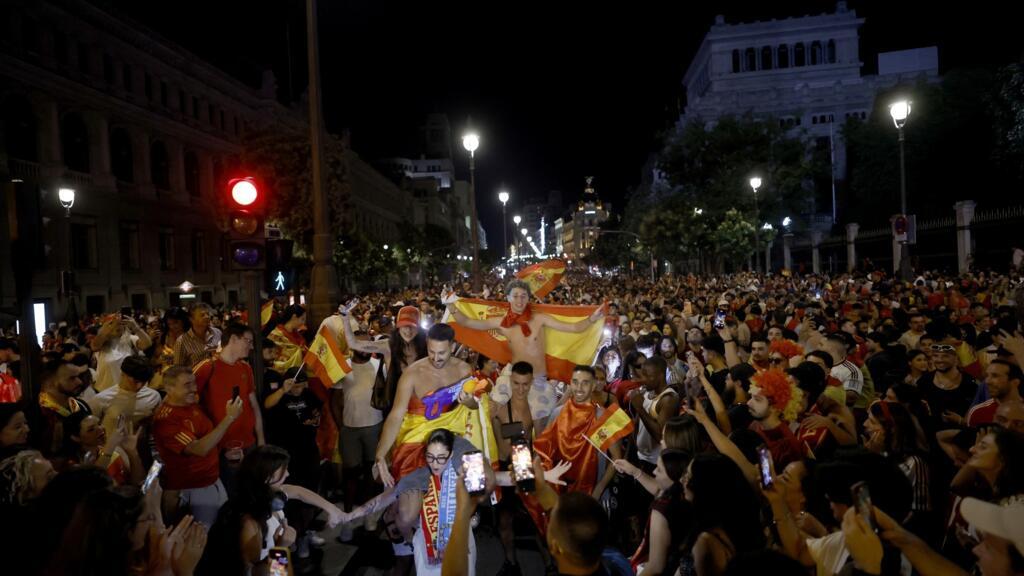 İspanya Dünya Kupası Kahramanları Madrid'de Coşkuyla Karşılanacak