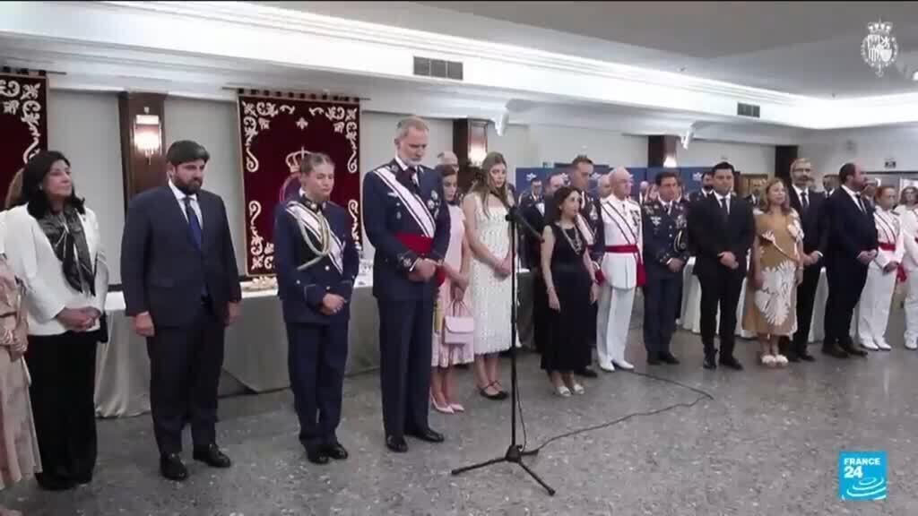 İspanya Kraliyet Ailesi'nden yangın kurbanlarına saygı duruşu