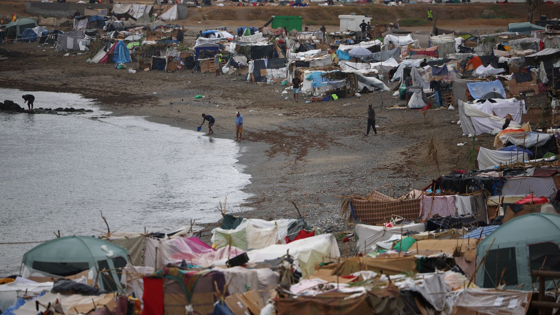 İspanya'nın Kuzey Afrika'daki Bölgesinde Göçmen Protestoları Öncesi Sükunet Çağrısı