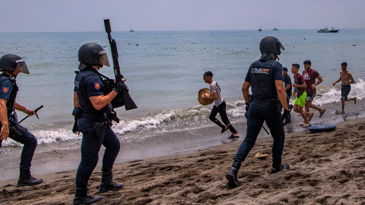 İspanya, Sebte'ye Asker Gönderiyor: Binlerce Kişi Fas Sınırını Geçti, En Az 9 Ölü