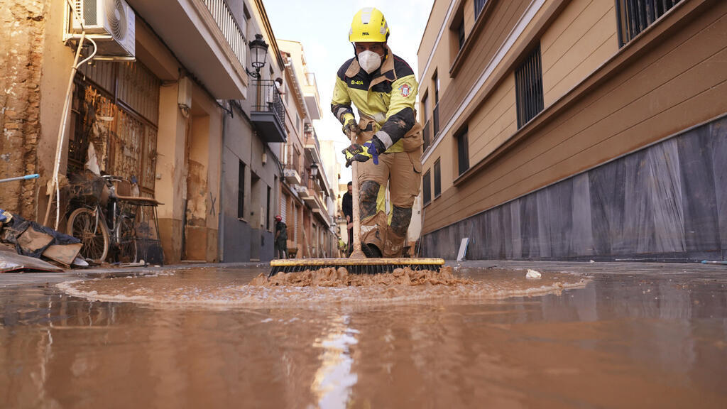 İspanya'da sel felaketi: 2 ölü, 2 bebek yaralı