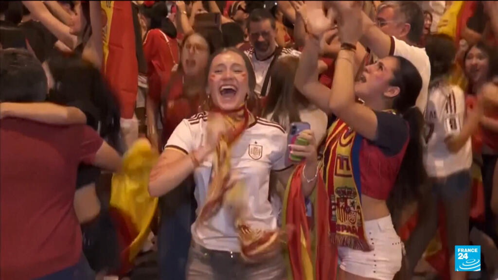 İspanyol ve Arjantinli Taraftarlar Dünya Kupası Finalini Coşkuyla Kutladı