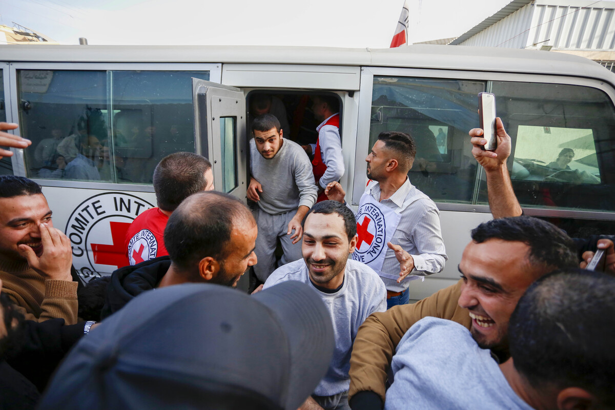 İsrail, Gazze'ye 16 Filistinli Mahkumu Serbest Bıraktı