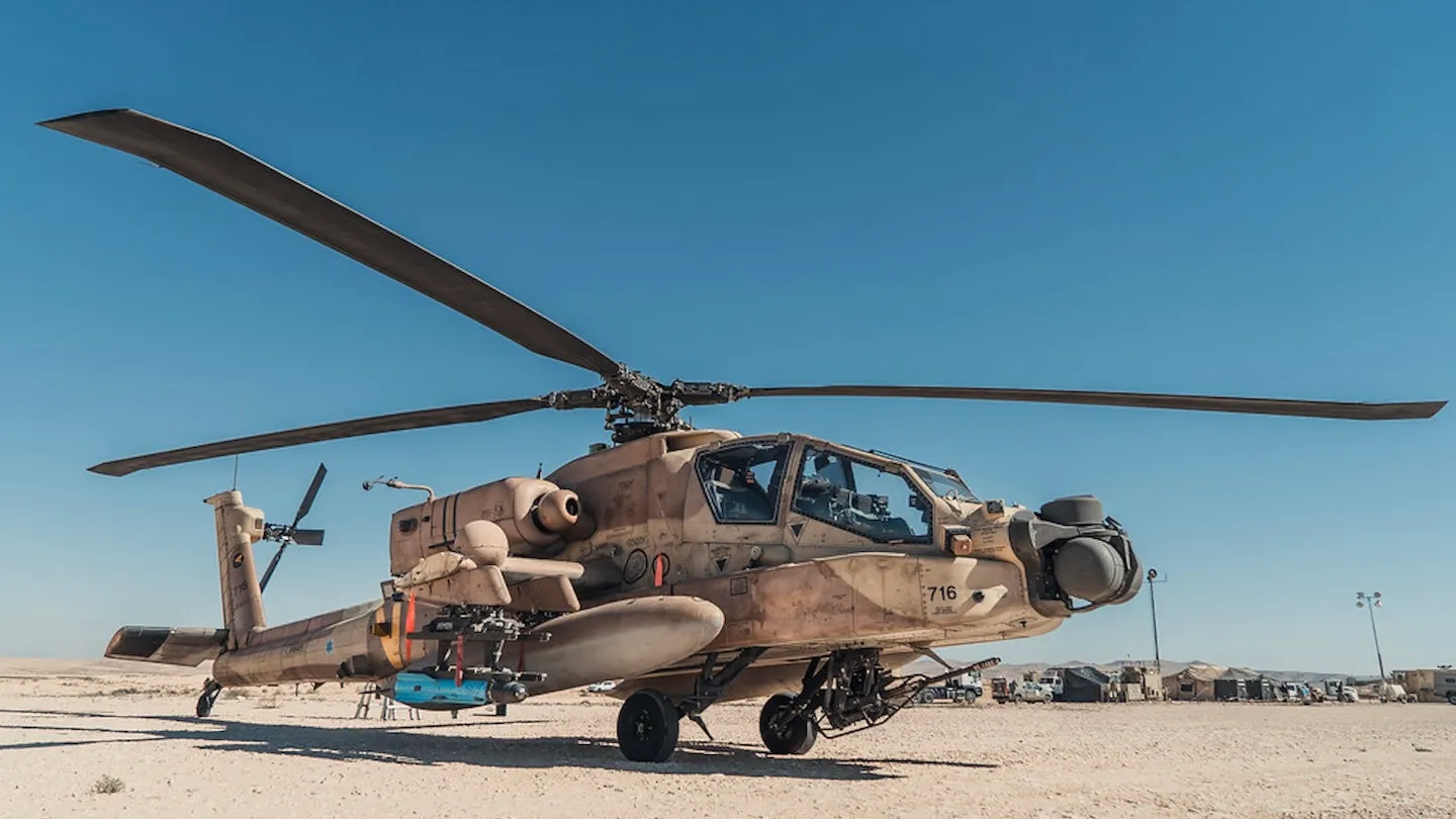 İsrail Apache Helikopterlerini Kuzey Cephesine Yaklaştırdı