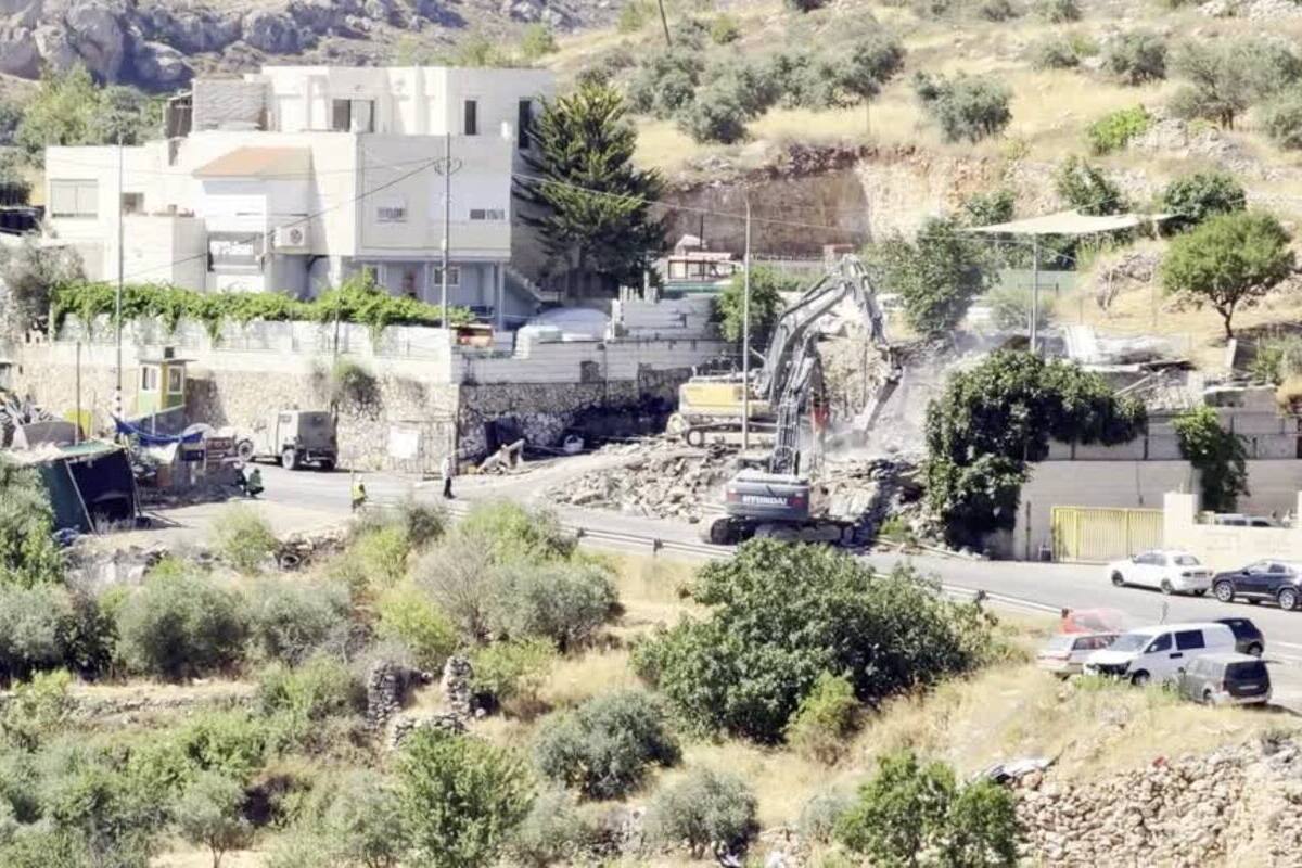 İsrail, Batı Şeria'da Filistinliye Ait Evi Yıktı
