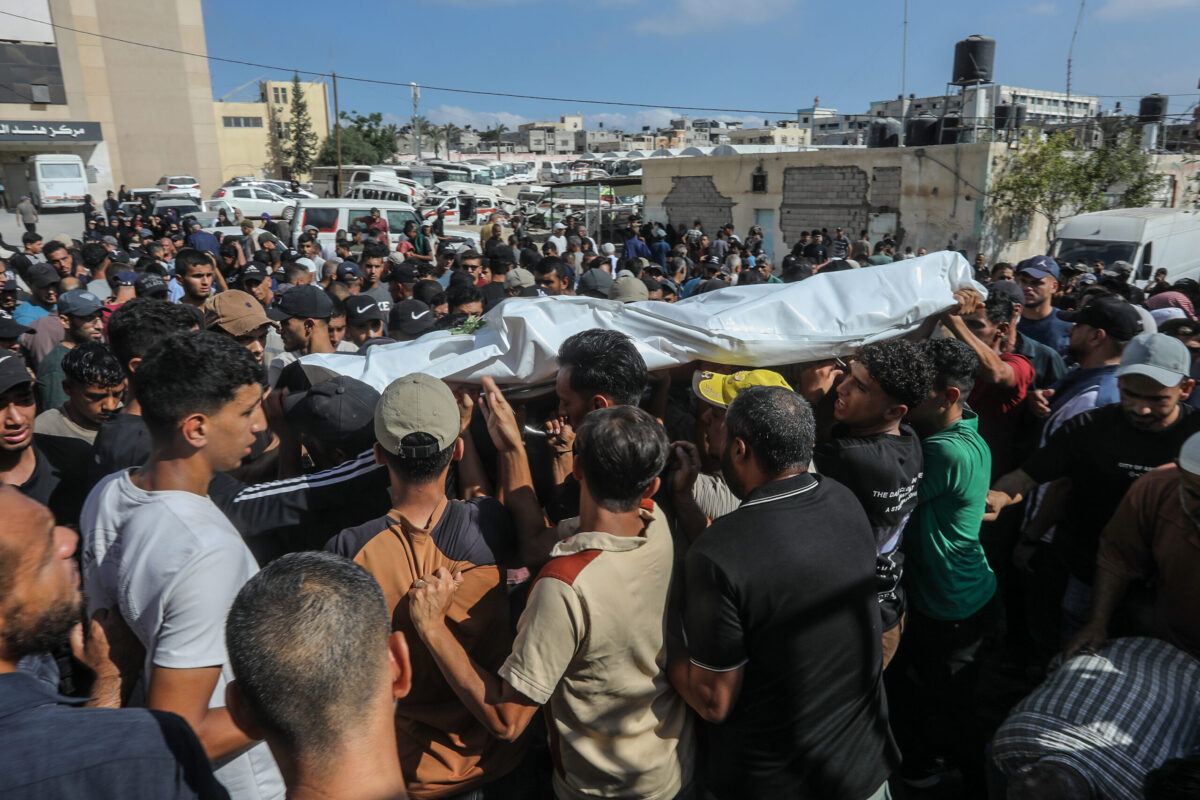İsrail Gazze'de ateşkesi ihlal ediyor: Filistinli öldürüldü