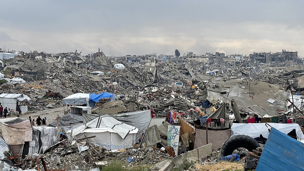 İsrail Gazze'de İki Filistinliyi Öldürdü, İlaç Depolarını Vurdu