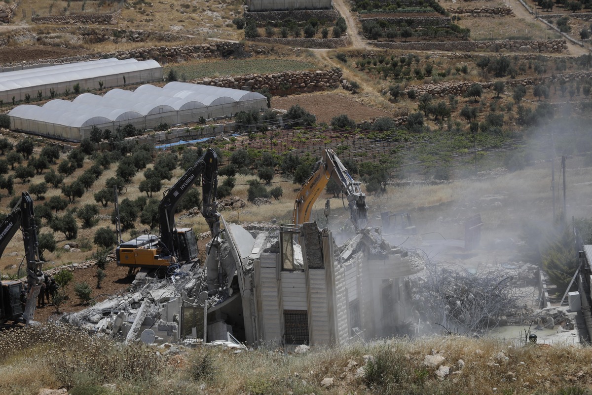 İsrail güçleri Batı Şeria’da 15 evi yıktı