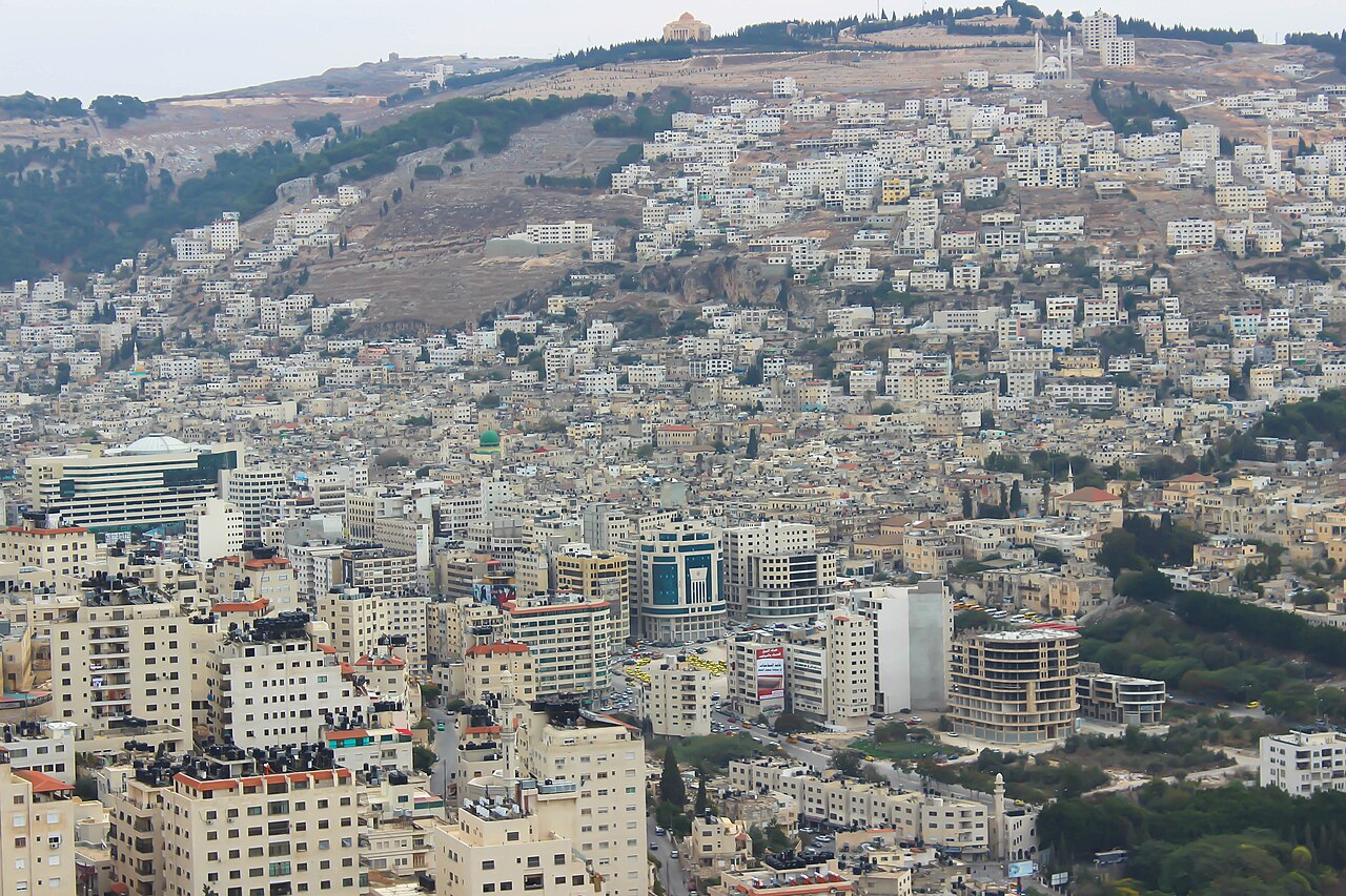 İsrail güçleri Nablus yakınlarında Filistinliyi dövdü ve gözaltına aldı