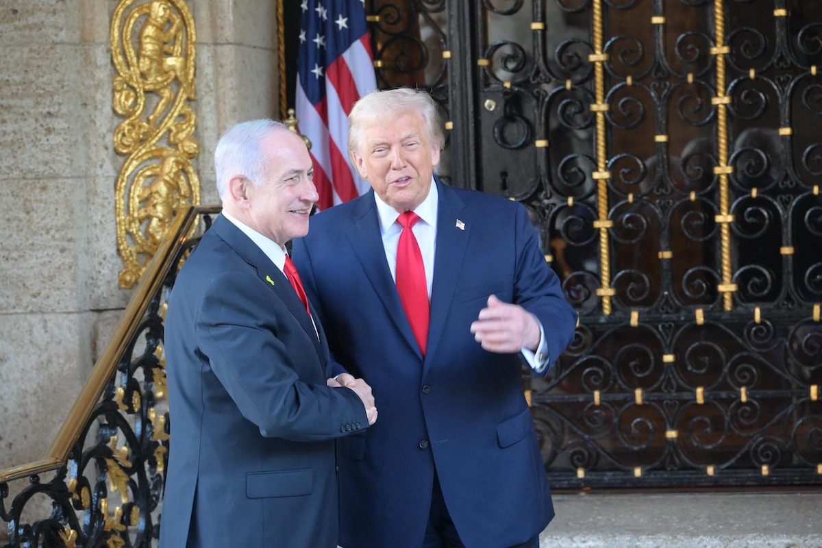 İsrail'in İran saldırısı Trump'ın talebiyle durdu, Lübnan'da devam