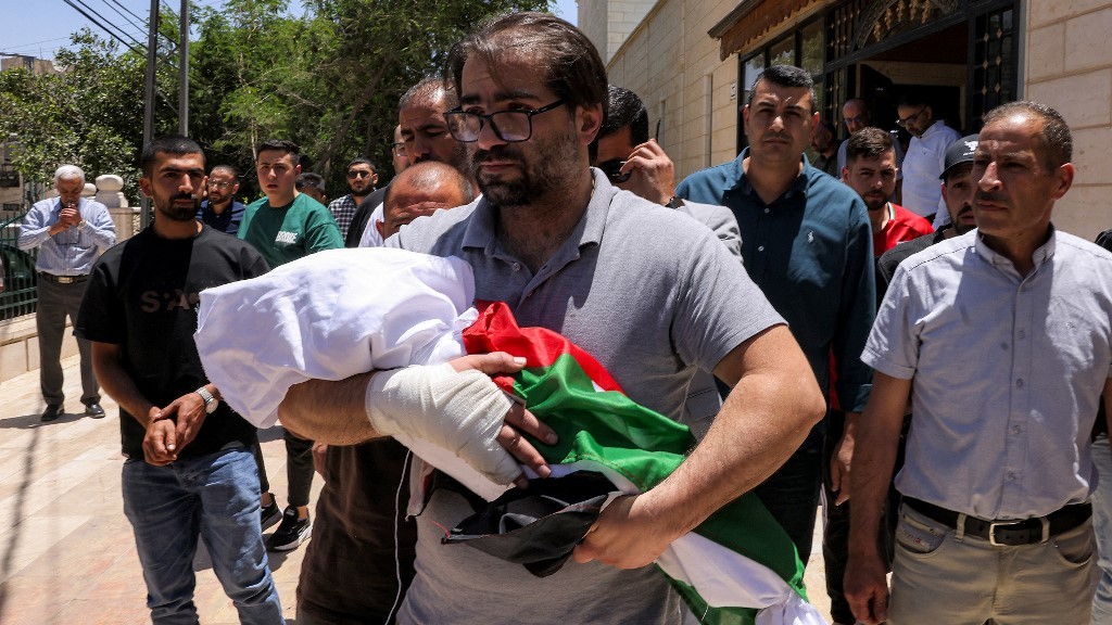 İsrailli asker 7 aylık Filistinli bebeği öldürdü, ardından yürüyüp gitti
