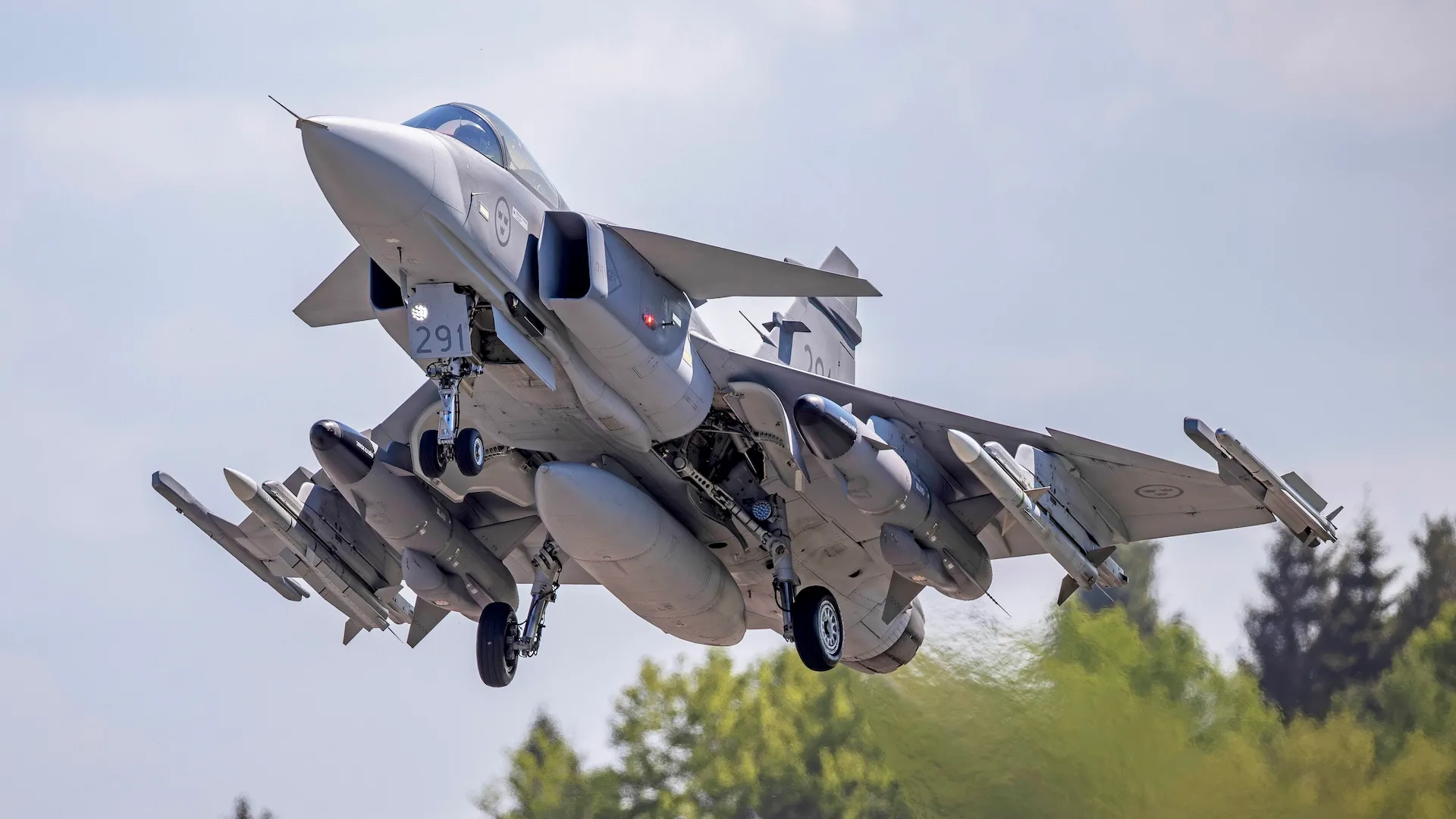 İsveç'ten Ukrayna'ya Gripen Savaş Uçakları: 2027'de Teslim, Meteor Füze