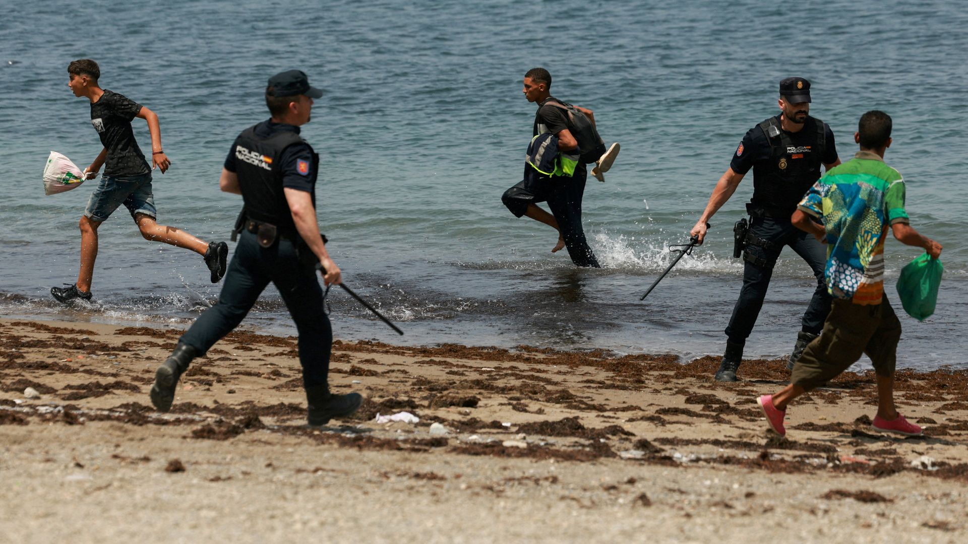 İtalya ve İspanya'dan Sınır Kontrolleri: Ceuta Göç Krizi Sonrası Karşılıklı Önlemler