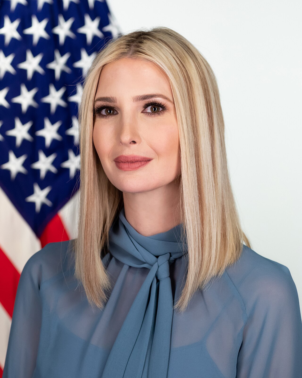 Ivanka Trump'ın Plajda At Binme Videosu Tepki Çekti: 'Bırakın Kek Yesinler