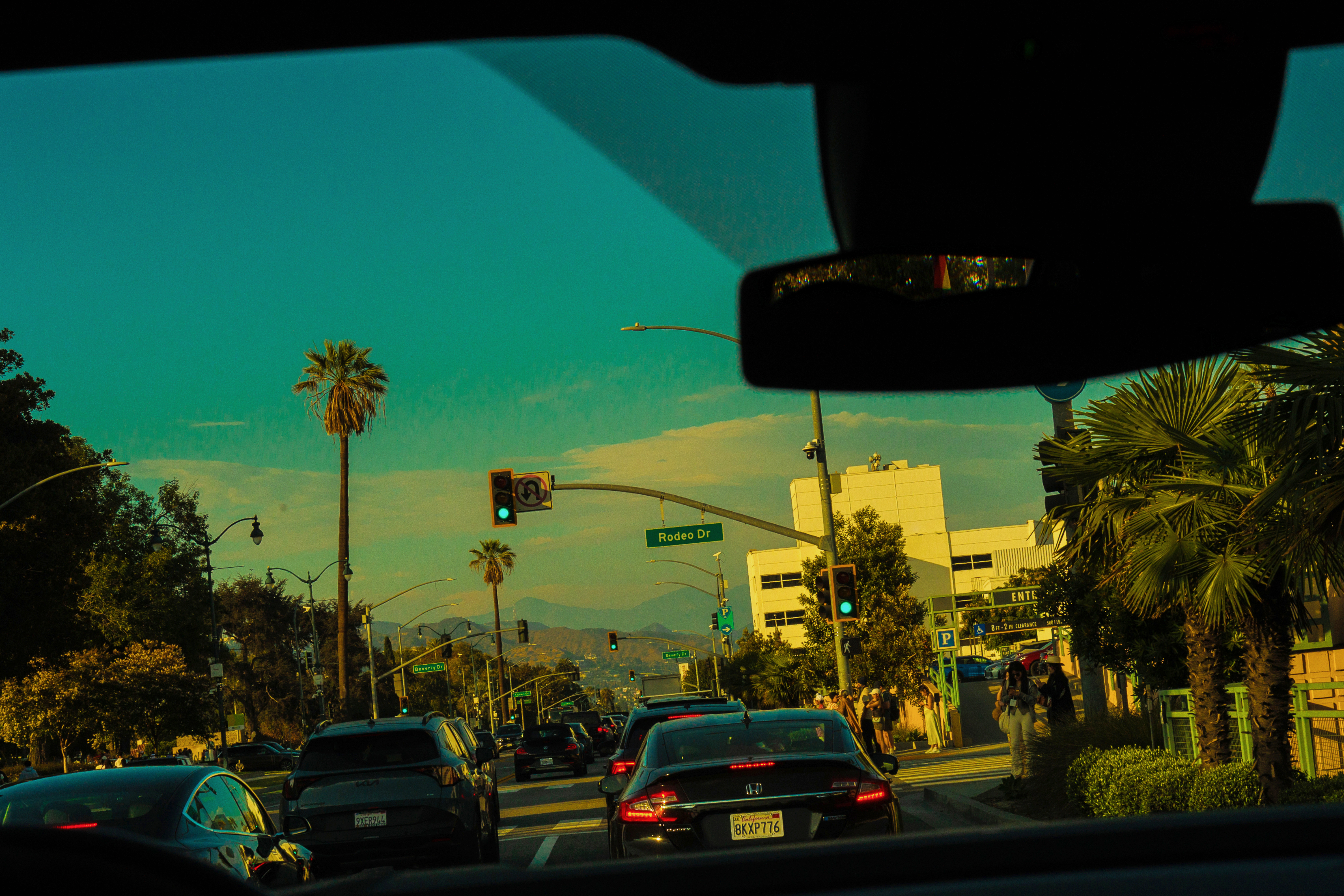 Jackie Collins: Los Angeles'ın Göz Ardı Edilen Romancısı