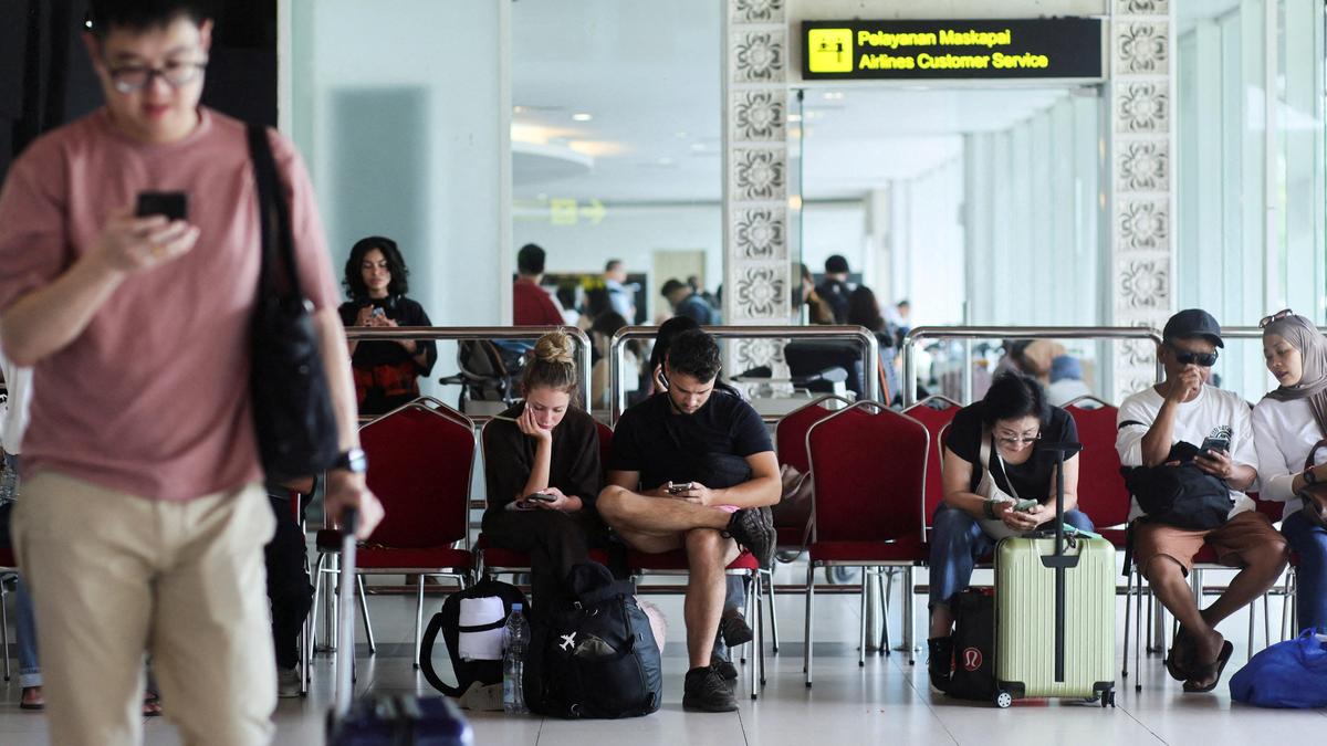 Jakarta'ya Uçuşlar Volkanik Kül Nedeniyle 2 Günlük Kapanmanın Ardından Yeniden Başladı