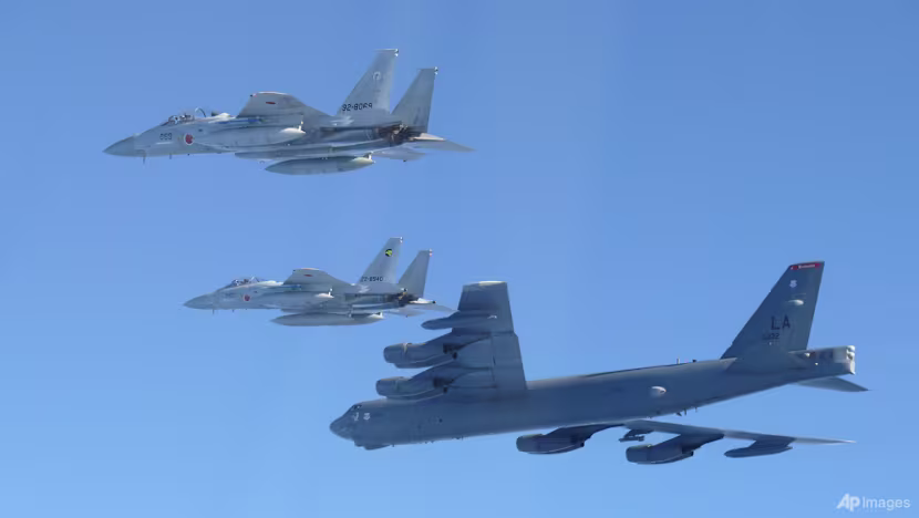 Japonya askeri büyümeyi ekonomik refah yolu olarak sunuyor