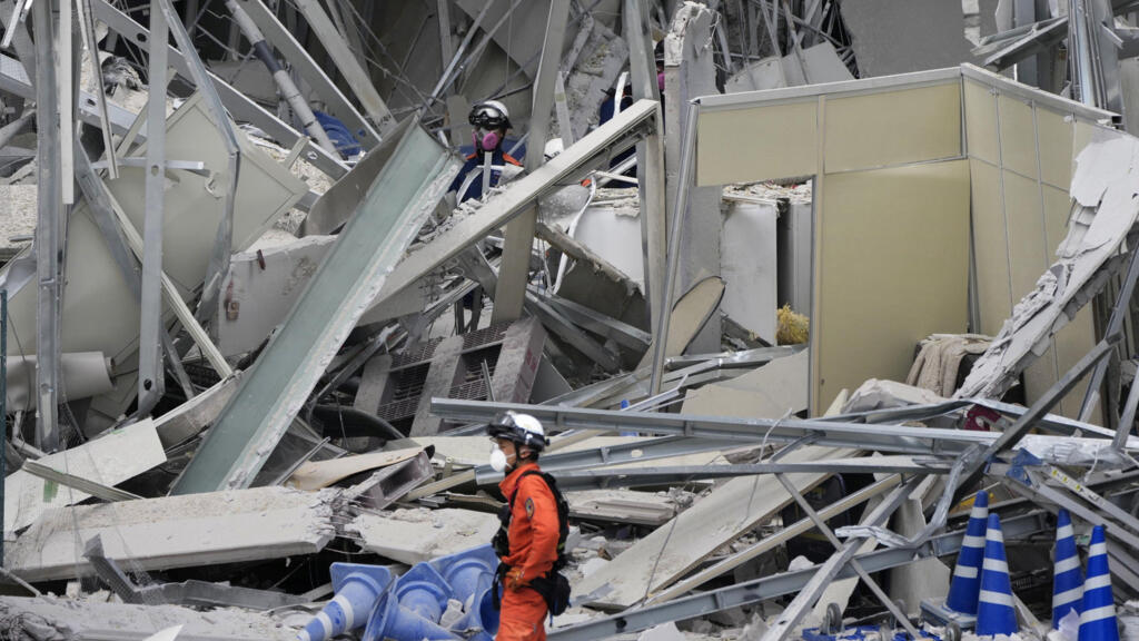 Japonya'da 7,1 Büyüklüğündeki Depremde Ölü Sayısı Artıyor