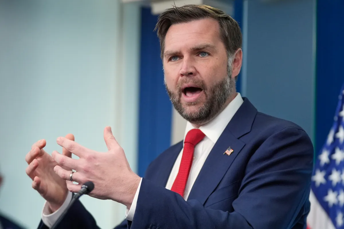 JD Vance'in Kitabına Okuyuculardan Tepki: 'Okunamaz