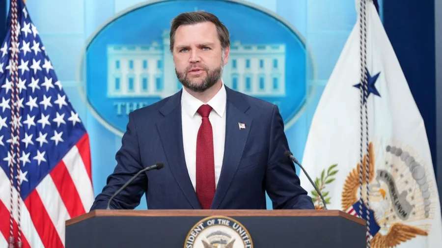 JD Vance Tucker Carlson'ı savunmakta haklıydı: İfade özgürlüğü ve sadakat