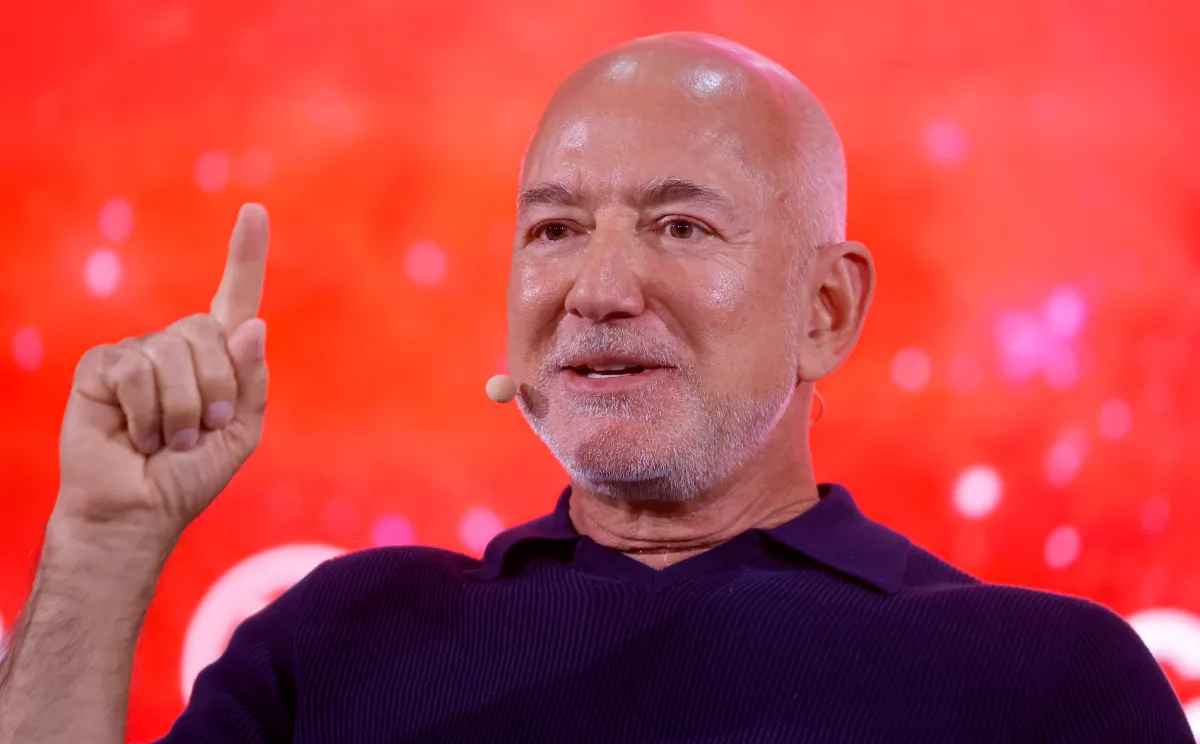 Jeff Bezos Liverpool'a Ortak Oluyor: Amazon'un Kurucusu Anfield'da