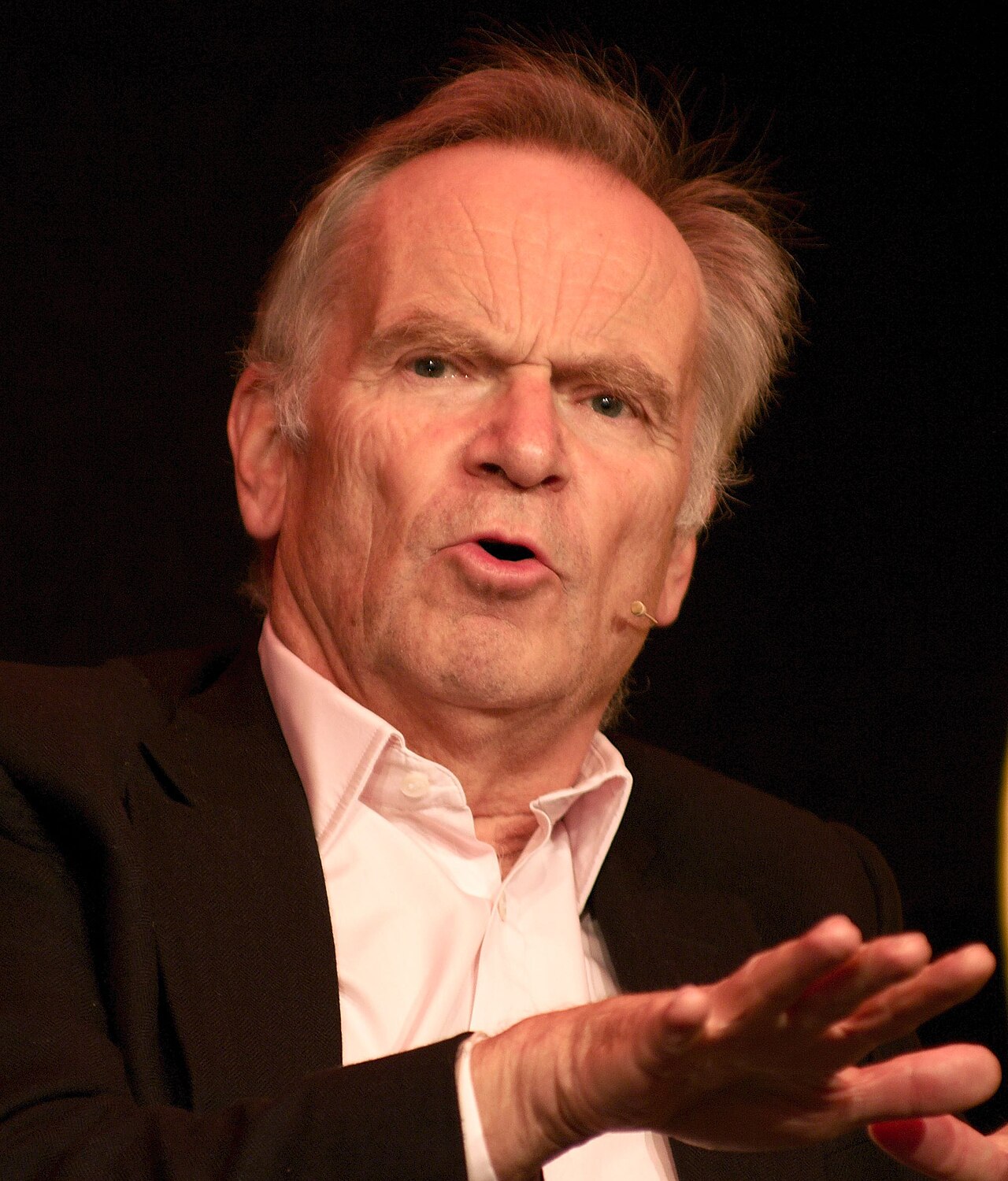 Jeffrey Archer: En İnanılmaz Romanlarına Yakışan Bir Kariyer