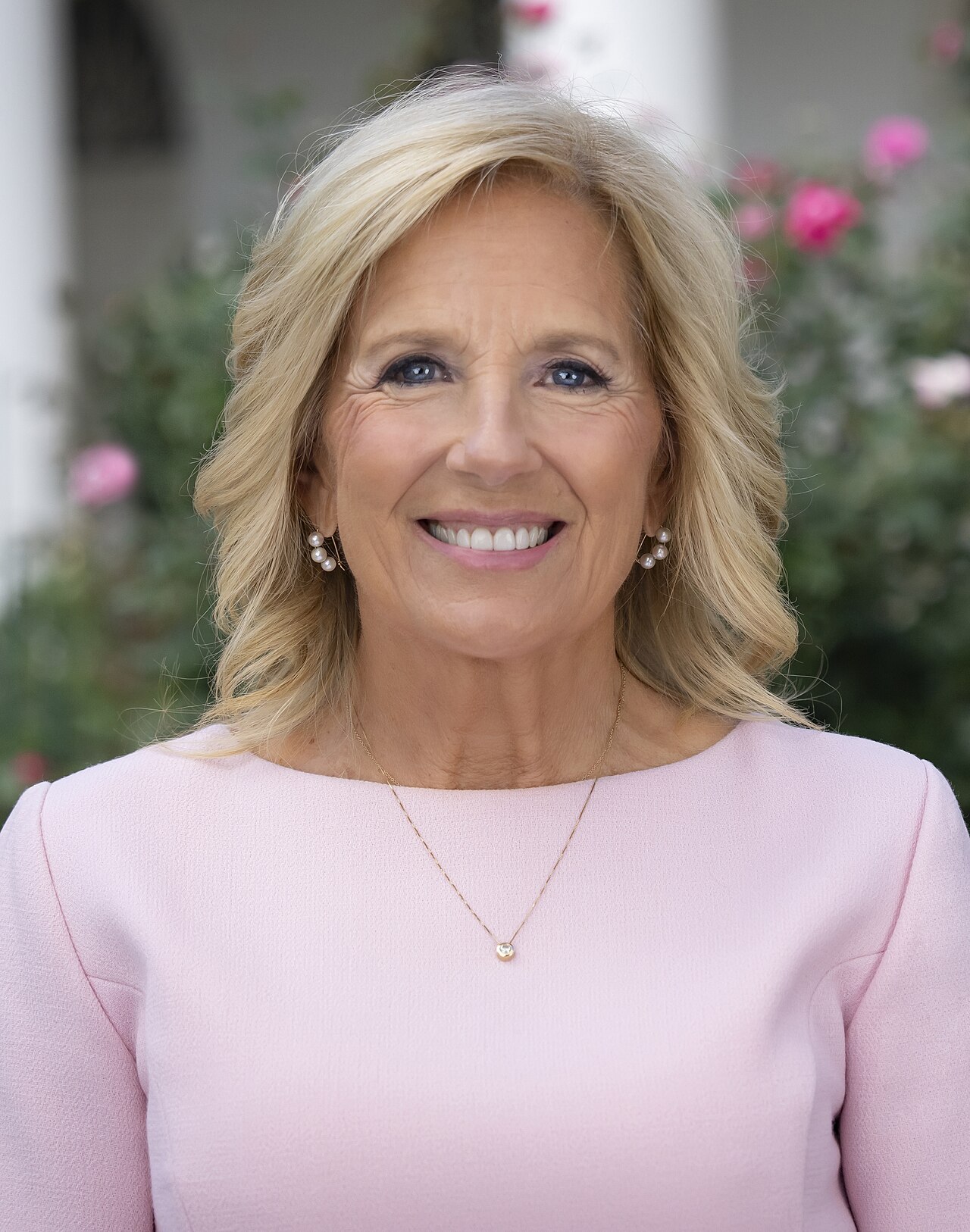 Jill Biden'ın anılarından Melania itirafı: Sadece havadan sudan konuşmak istedi