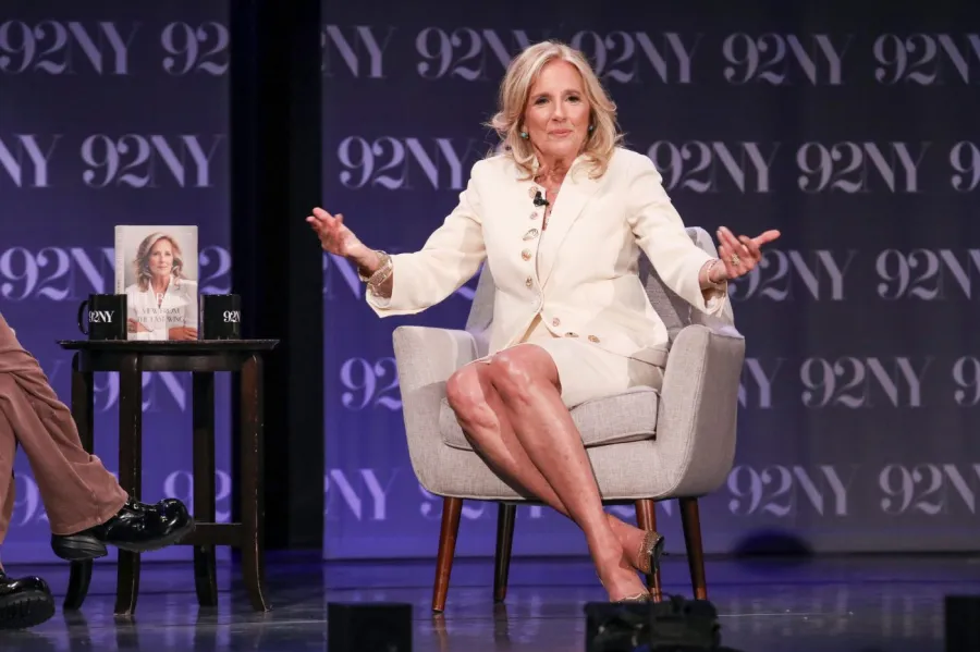 Jill Biden'dan kitabını eleştiren Demokrat'a: Yüzüme söyle