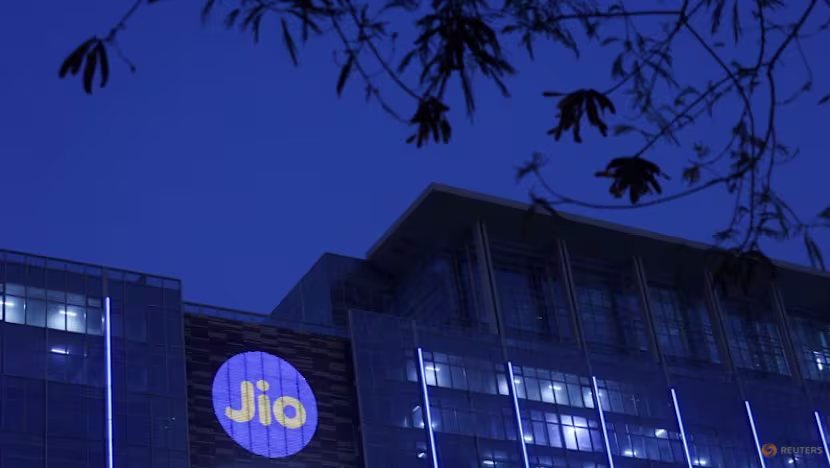 Jio'nun 3,2 milyar dolarlık halka arzı rekor kırdı