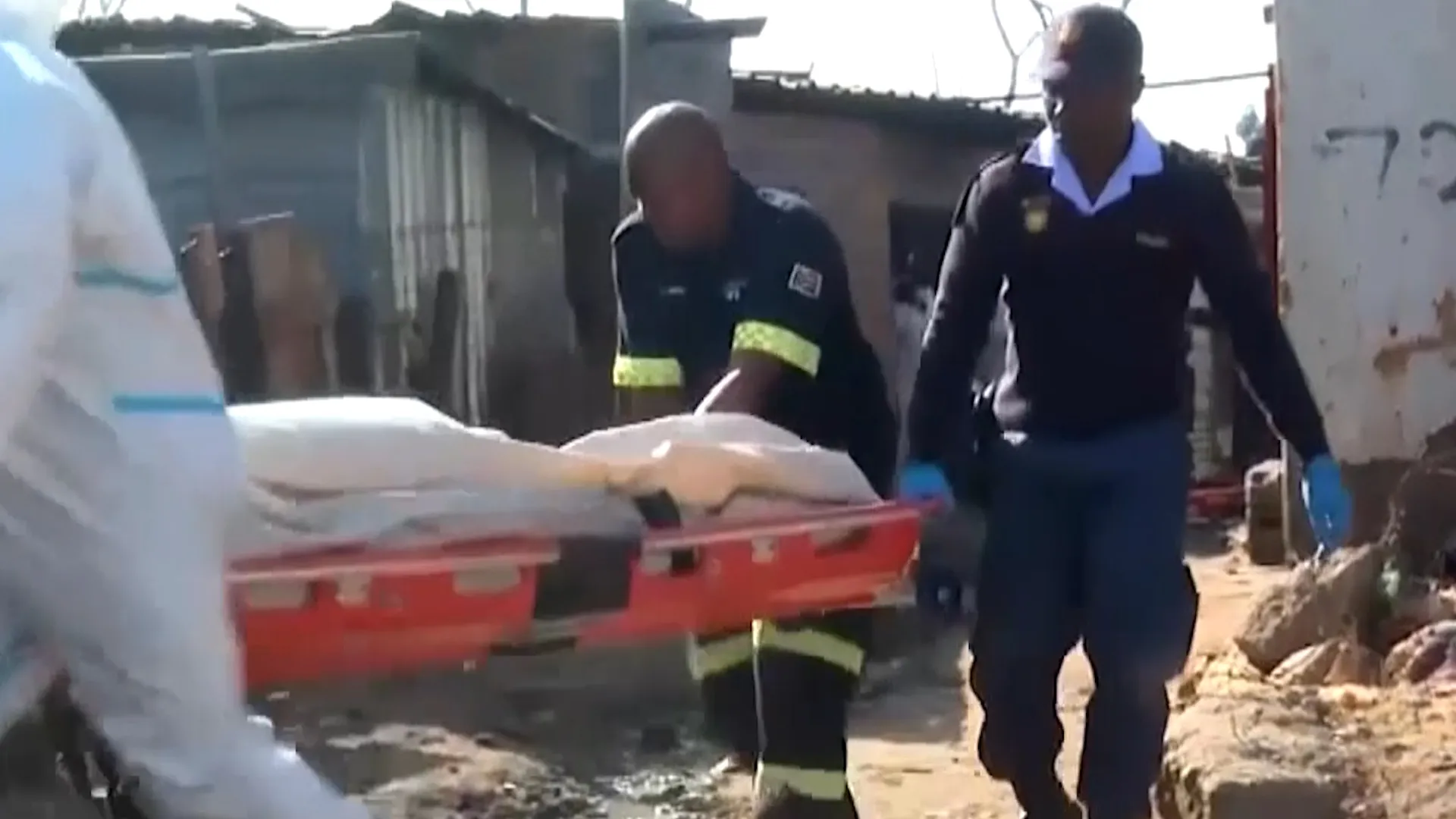 Johannesburg'da 12 Ölümlü Silahlı Saldırı: 10 Şüpheli Aranıyor