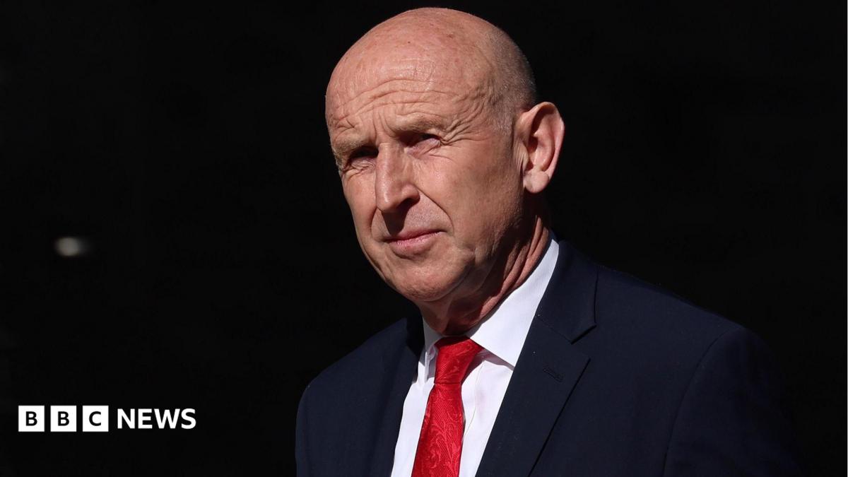 John Healey, Savunma Bakanı'ndan Kısa Süre Sonra Maliye Bakanı Oldu
