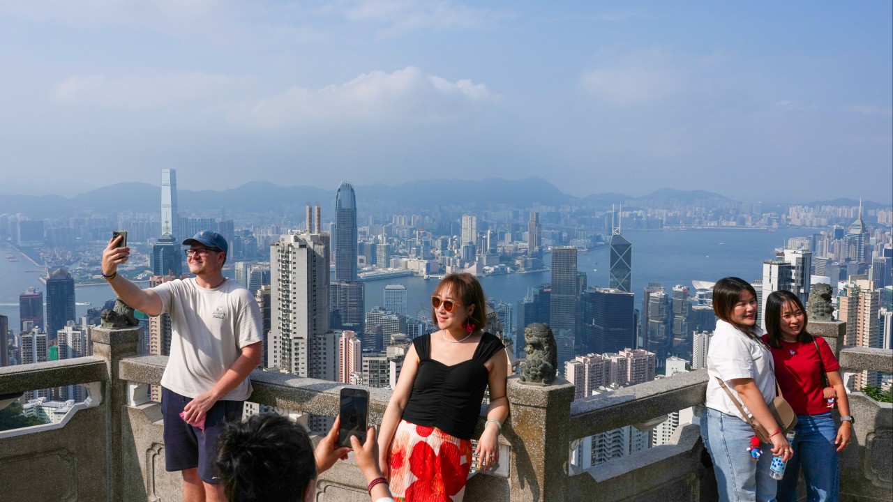 John Lee'den Hong Kong ekonomisi için 'daha fazla reform' sözü