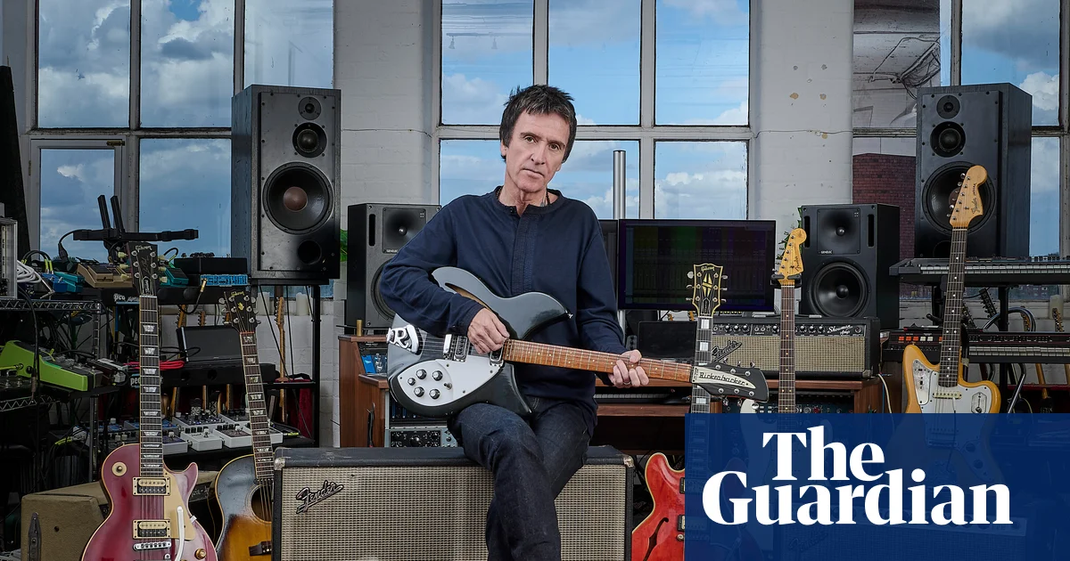 Johnny Marr, Smiths klasiklerinde kullanılan 80'e yakın gitarını açık artırmayla satıyor