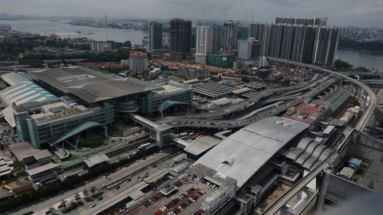 Johor Demiryolu Bağlantısı: Singapur Perakendesine 815 Milyon Dolar Tehdit