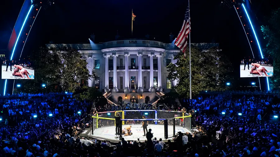 Jon Stewart’tan Beyaz Saray UFC etkinliğine sert eleştiri