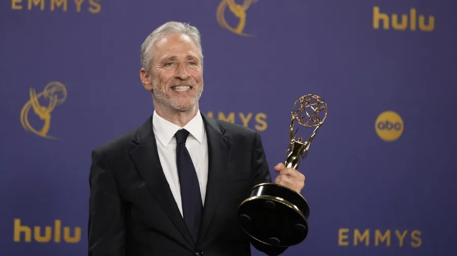 Jon Stewart'tan Trump'a tepki: 'Ölüm ilanında hayat skoru açıklanmasını severim