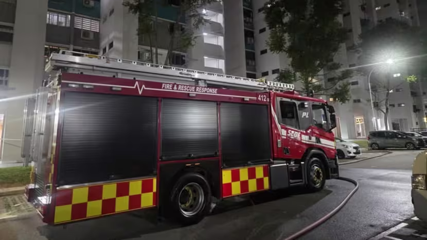 Jurong East'ta yangın: 67 yaşındaki adam hayatını kaybetti, 50 kişi tahliye edildi
