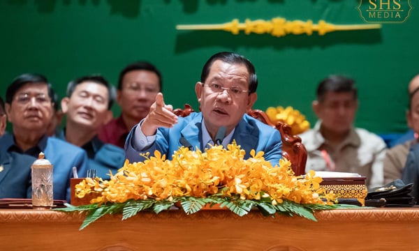 Kamboçya'daki baskı rejimi çatırdıyor: Hun Sen dolandırıcılıkla mücadele söyleminde ve muhalefet liderini affetmekte