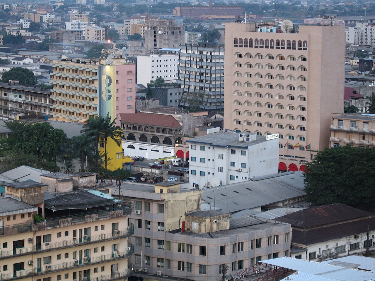Kamerun Tahvilleri Fitch Not İndirimiyle Sert Düştü