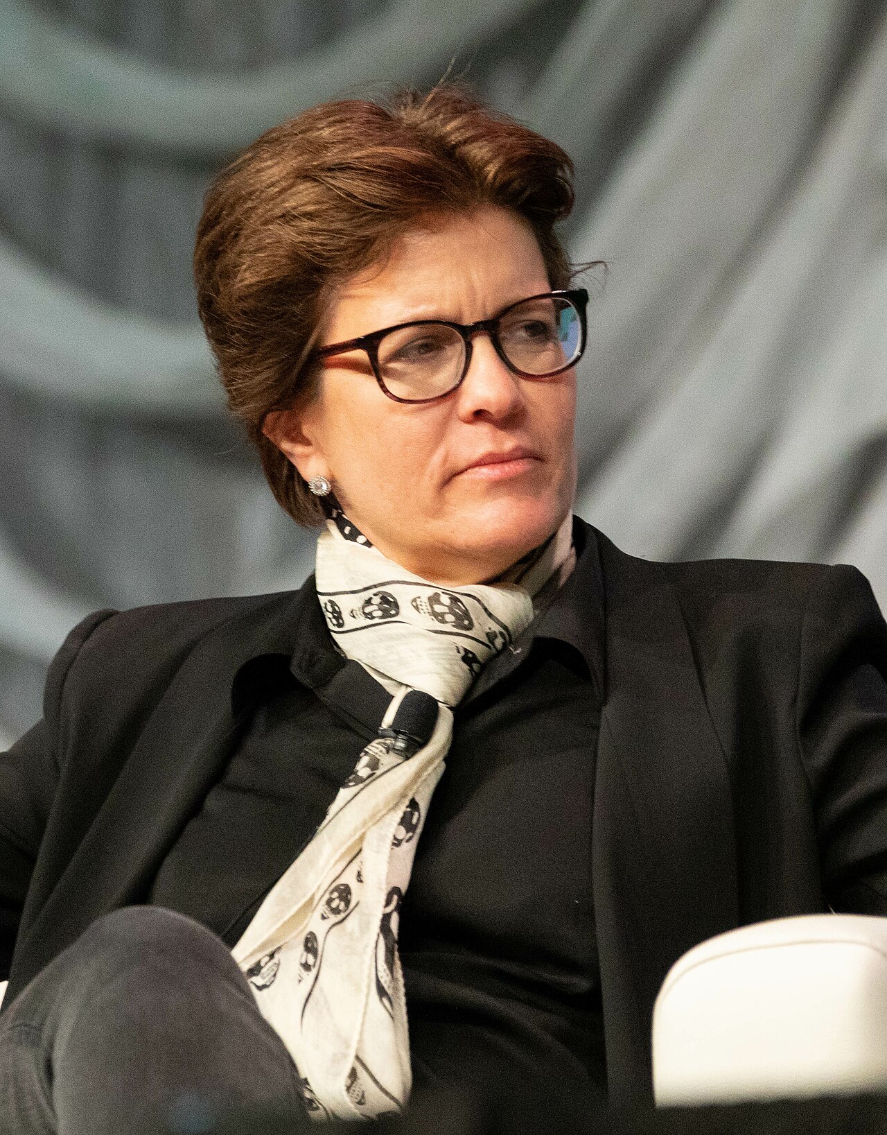 Kara Swisher: Yapay Zekâ İnsanlığı Yok Etmeyecek, Ama Geliştiriciler Edebilir