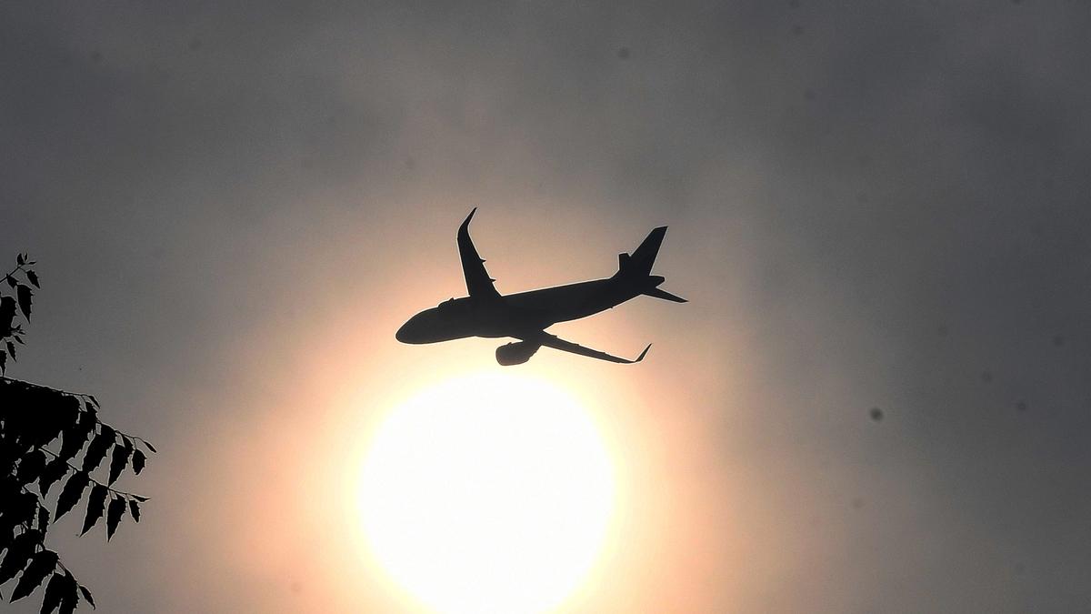Karaçi Açıklarında Kaybolan Boeing Kargo Uçağı Aranıyor