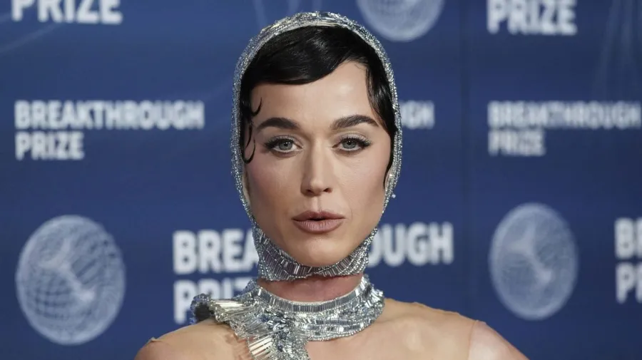 Katy Perry, Beyaz Saray'ın İran saldırısı videosunda şarkısını kullanmasına tepki gösterdi