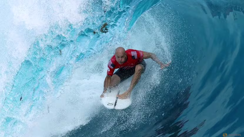 Sörfün Efsanesi Kelly Slater, Tahiti Pro'da Dalgalara Meydan Okuyor