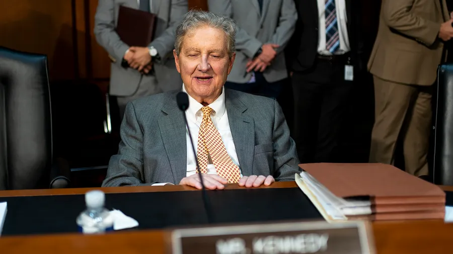 Kennedy: "Yalan Söyleyen Çek Defterlerine İnanmayın" Demek İşe Yaramaz