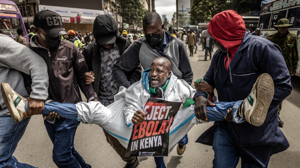 Kenya'da ABD Ebola karantina merkezine protesto