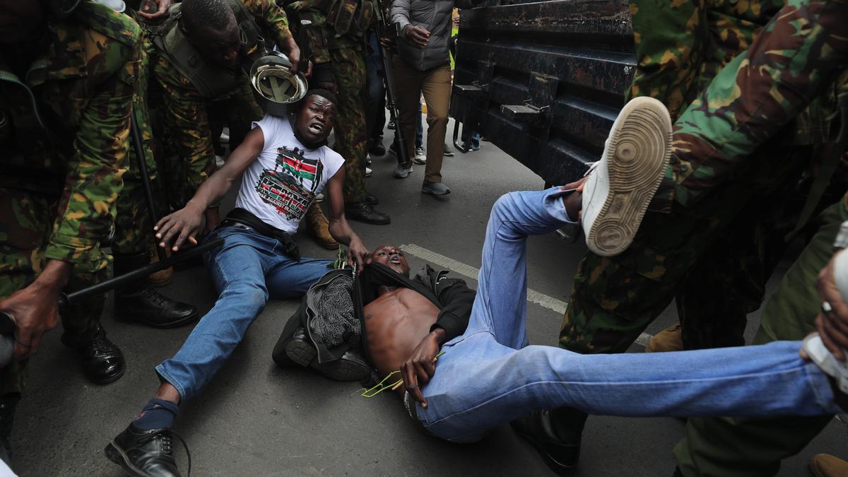 Kenya'da 6 protestocu işkenceyle ölü bulundu
