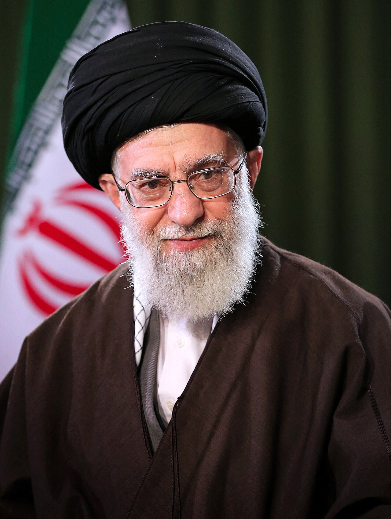 Khamenei: İsrail Lübnan'a saldırıyı durdurmadan ABD ile anlaşma olmaz