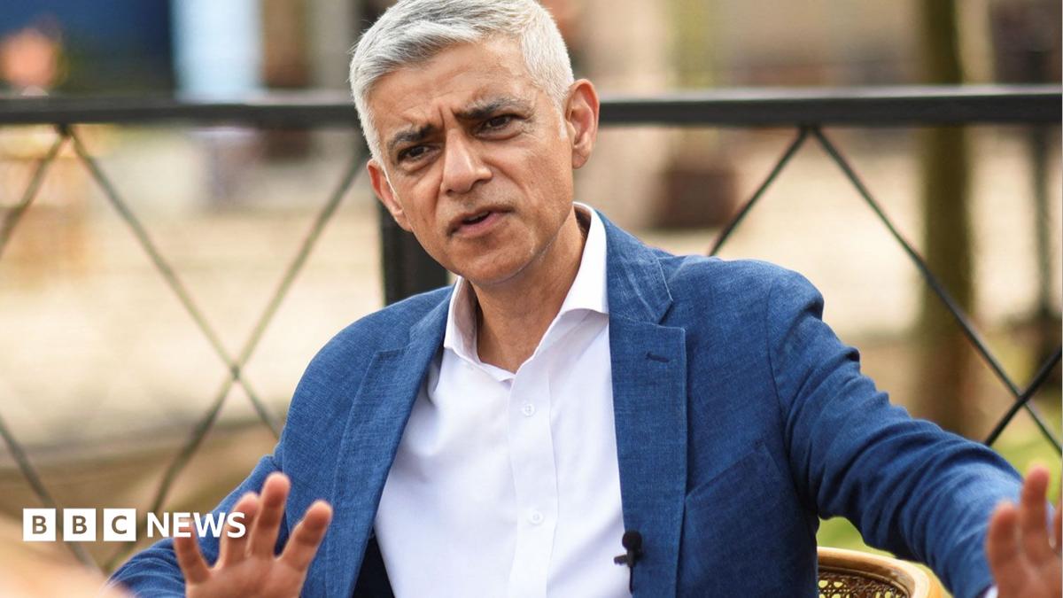 Khan'a, sahibi olmadığını söylediği arabayı vergilendirmediği için ceza