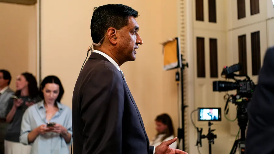 Khanna, Wisconsin'deki Sürpriz Yenilginin Ardından Hong Desteğini Savundu